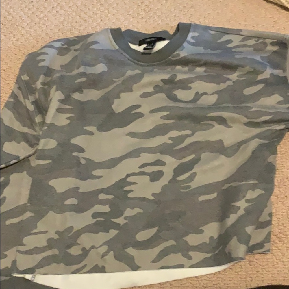 Camo sweatshirt